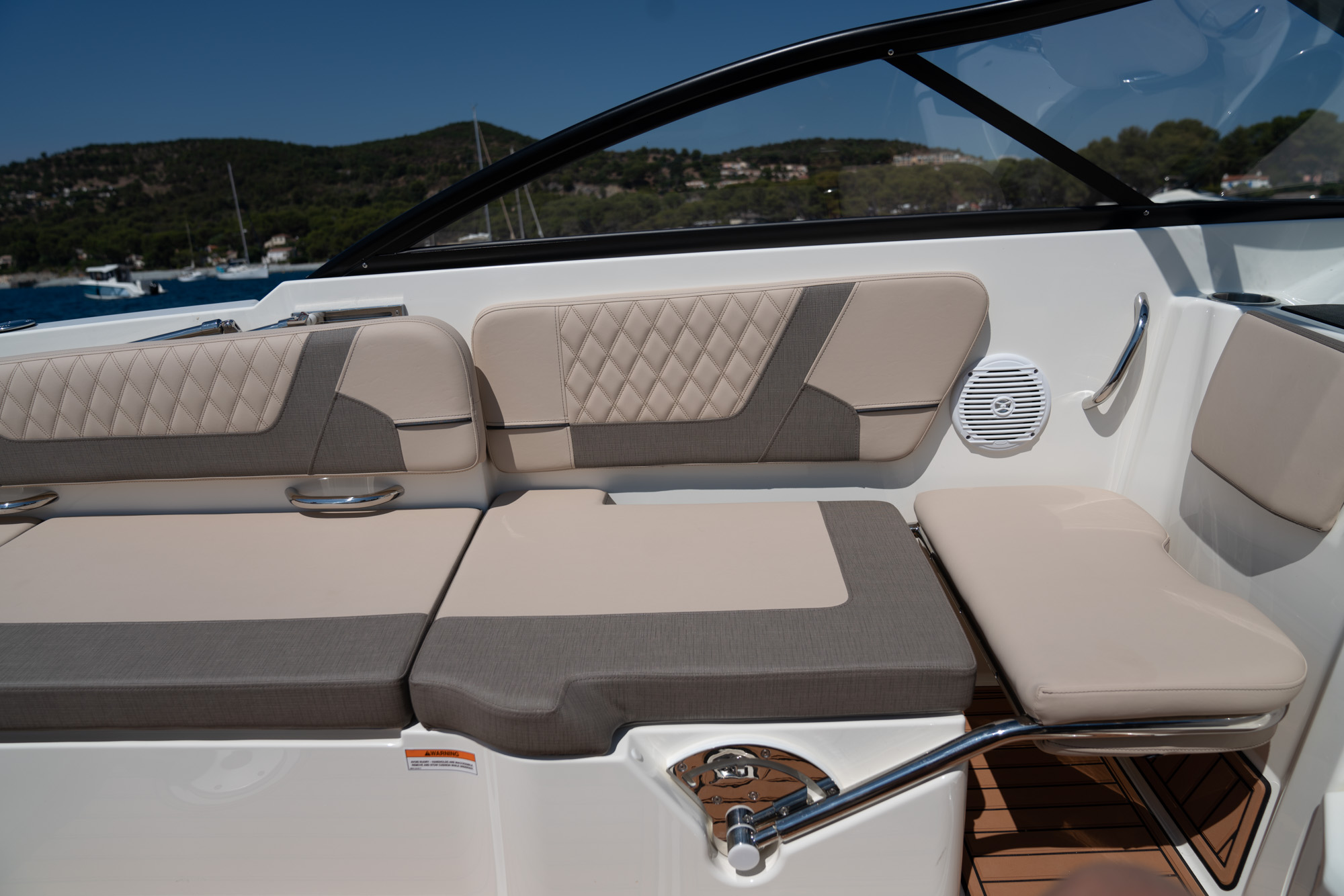 Bayliner-VR6-CU-OB9373