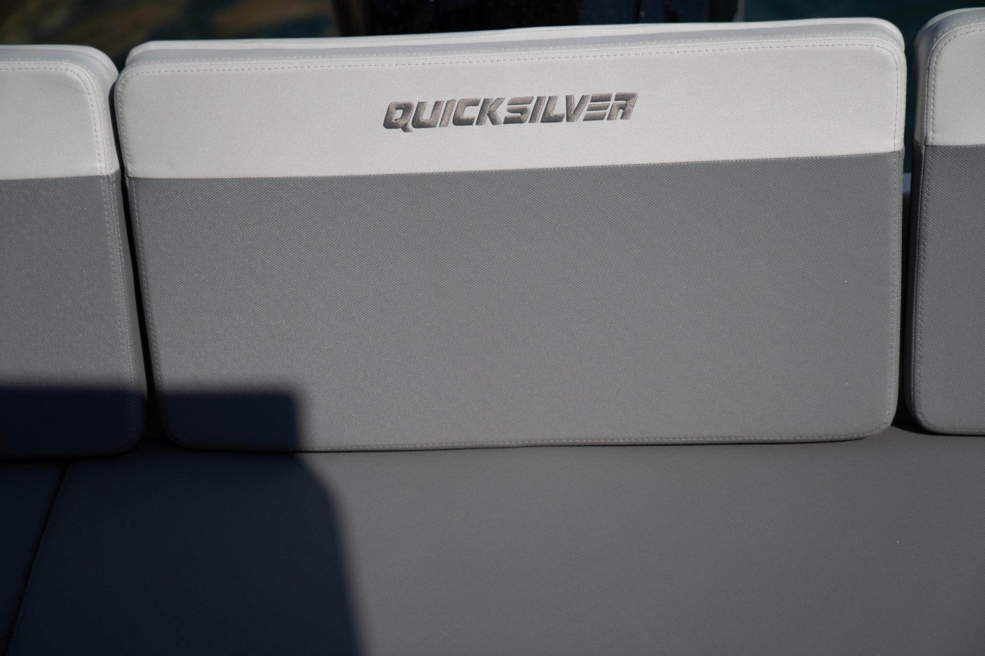 Quicksilver-625-pilothouse0746