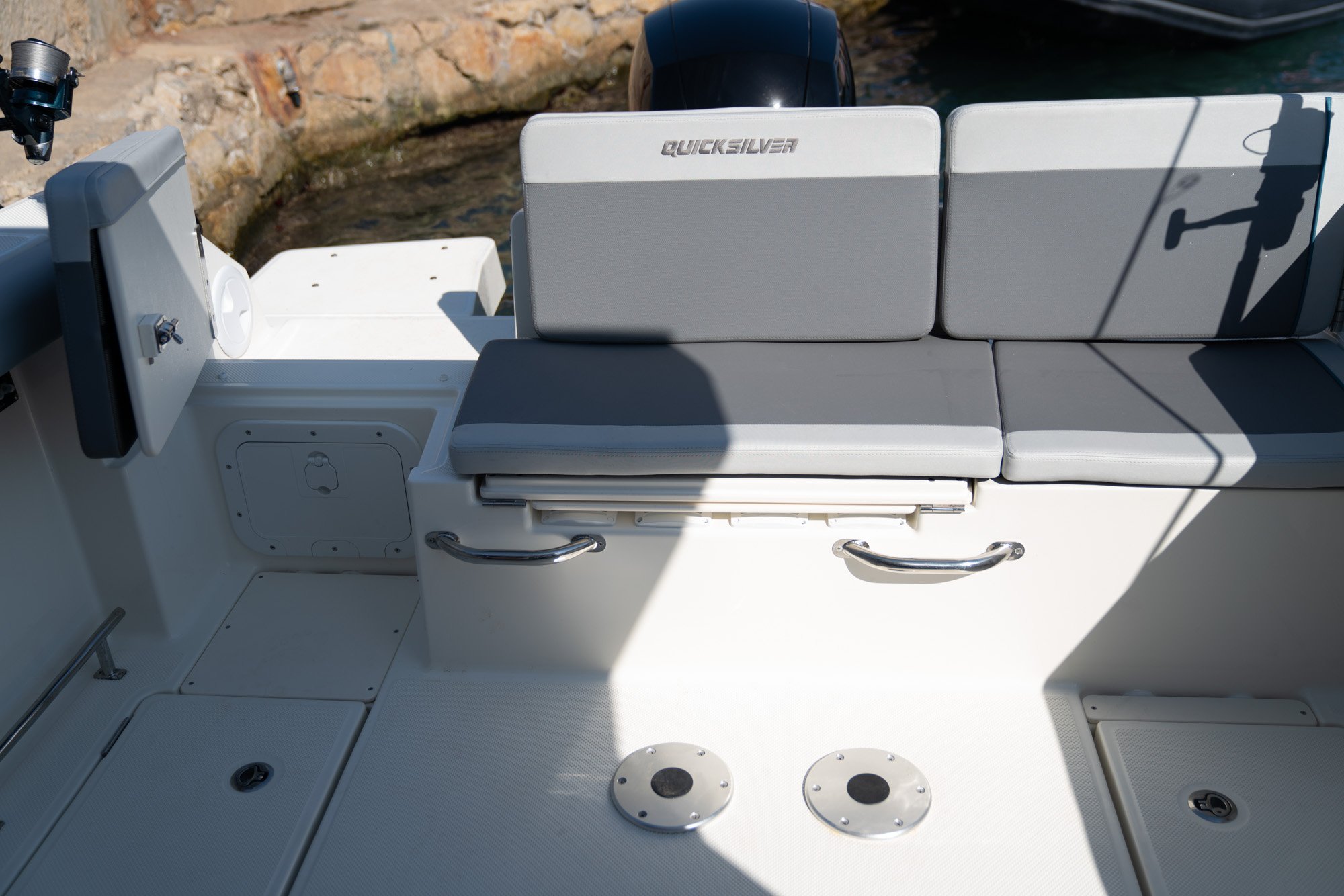 Quicksilver-625-pilothouse0793