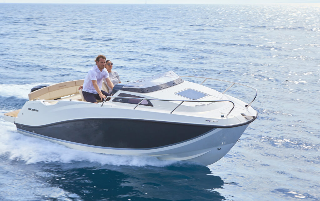 QS Activ 555 Cabin con Motor Mercury F80 ELPT EFI