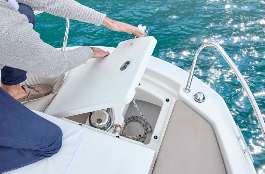 605-sundeck-details-0347-v2-bow-elec-wind_f